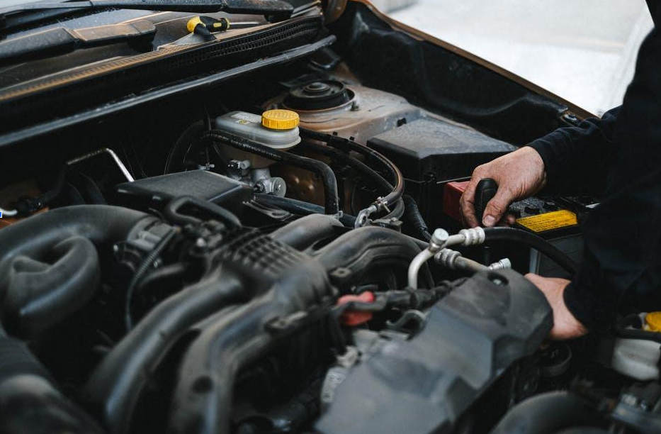 Top 5 Signs It's Time to Visit a Transmission Specialist (Before It's Too Late)