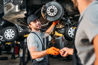 Mechanics Smiling Chatting